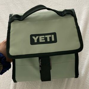 Yeti day trip lunch pale